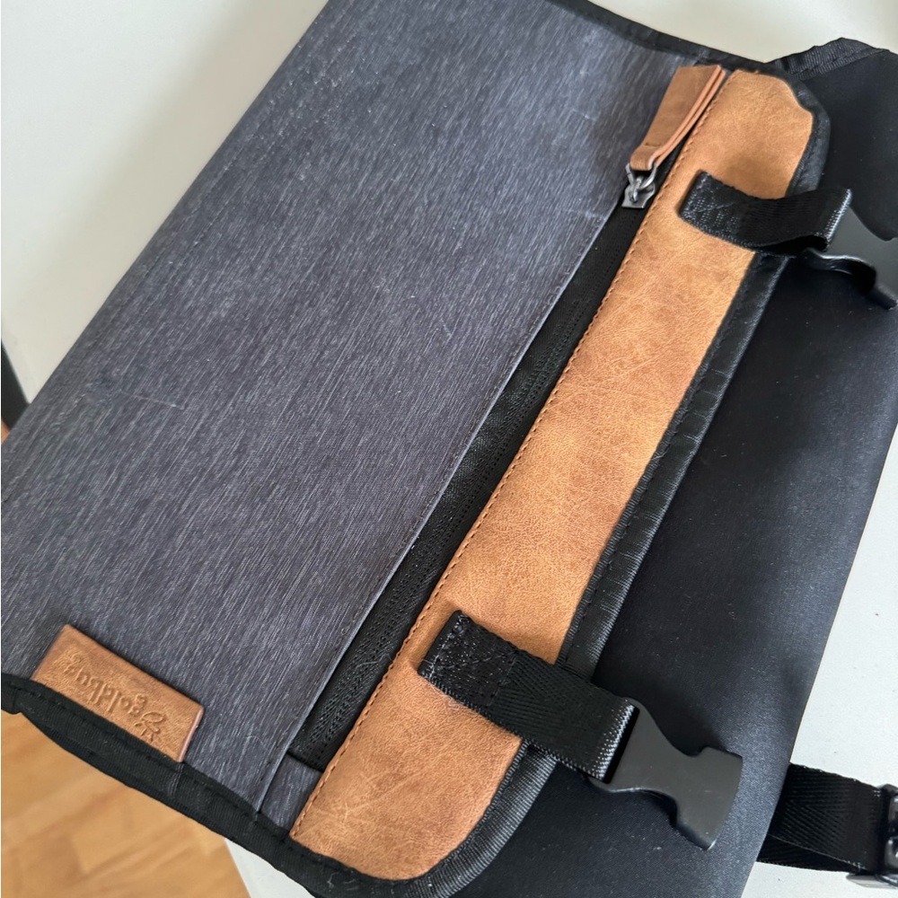 Stylish Black and Brown changing mat